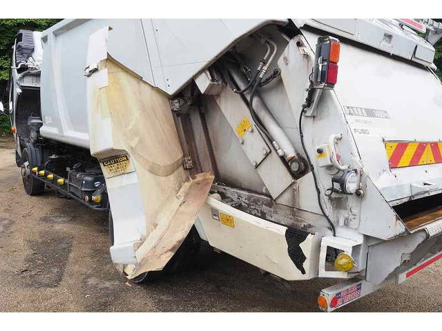 三菱ふそうファイターパッカー車（塵芥車）中型（4t）[写真29]