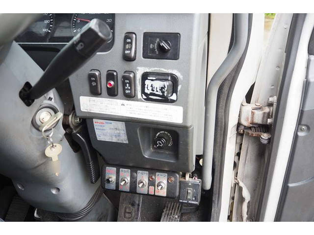 三菱ふそうファイターパッカー車（塵芥車）中型（4t）[写真39]