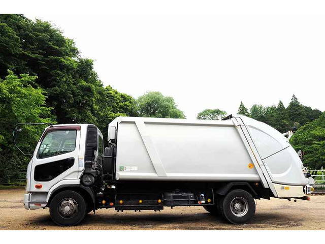 三菱ふそうファイターパッカー車（塵芥車）中型（4t）[写真04]