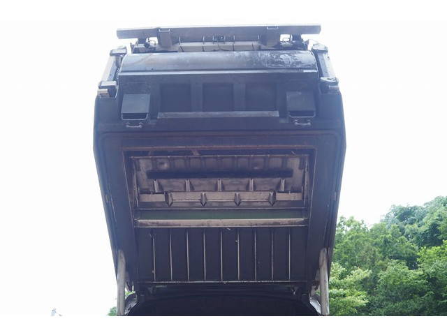 三菱ふそうファイターパッカー車（塵芥車）中型（4t）[写真09]