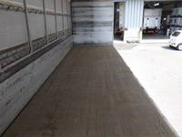 いすゞギガ幌ウイング大型（10t）[写真04]