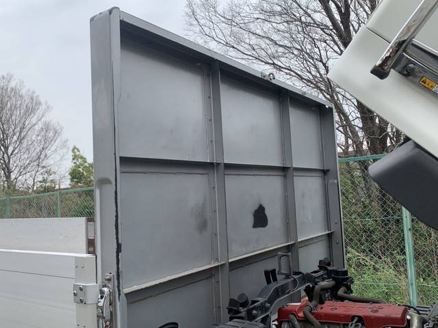 日野レンジャーアルミブロック中型（4t）[写真23]