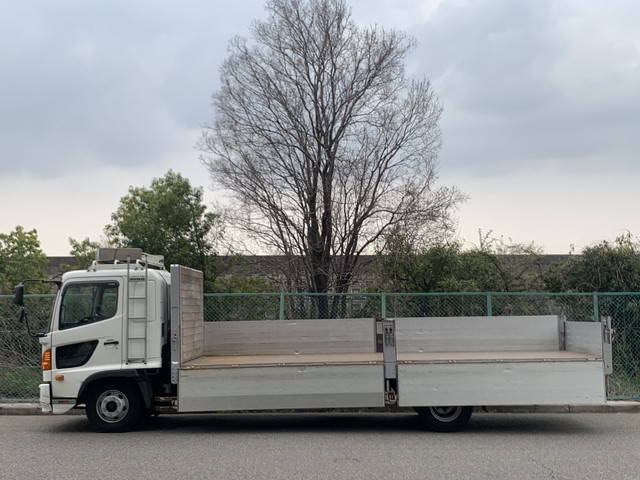 日野レンジャーアルミブロック中型（4t）[写真26]