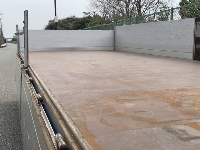 日野レンジャーアルミブロック中型（4t）[写真05]