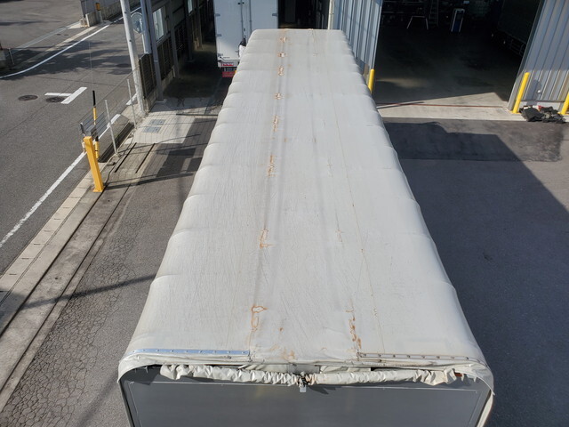 いすゞギガ幌ウイング大型（10t）[写真11]