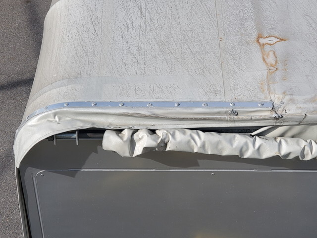 いすゞギガ幌ウイング大型（10t）[写真12]