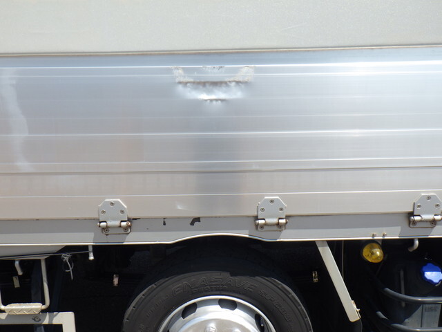 いすゞギガ幌ウイング大型（10t）[写真20]