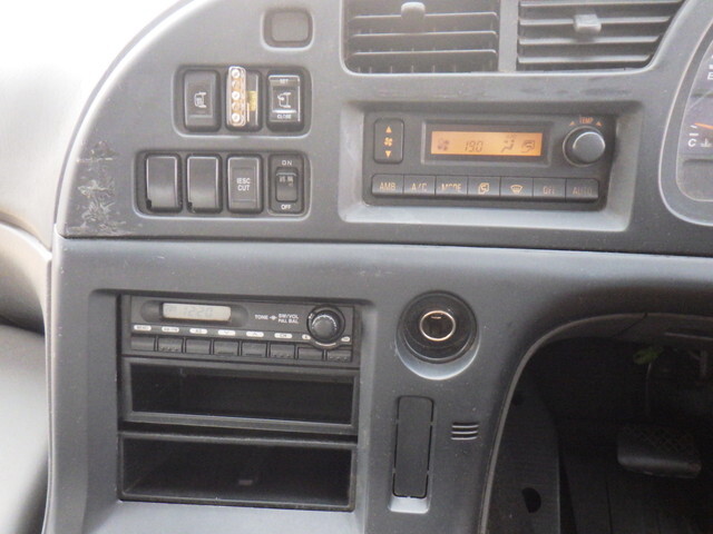 いすゞギガ幌ウイング大型（10t）[写真36]