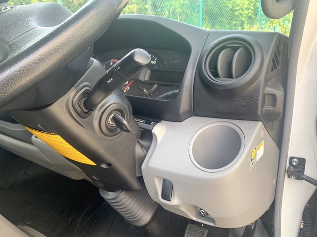 日野デュトロ平ボディ小型（2t・3t）[写真09]