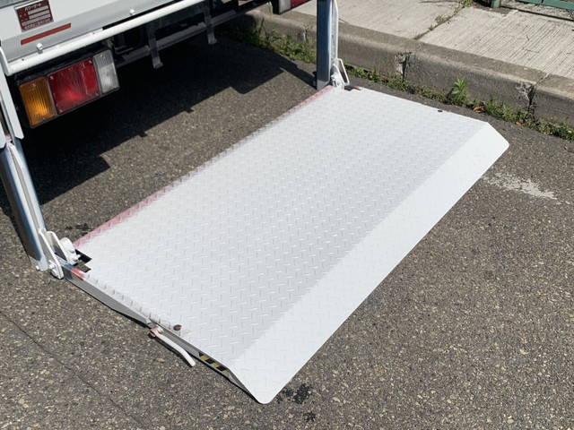 いすゞエルフ平ボディ小型（2t・3t）[写真11]