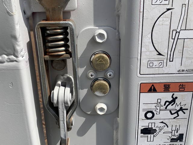 いすゞエルフ平ボディ小型（2t・3t）[写真13]