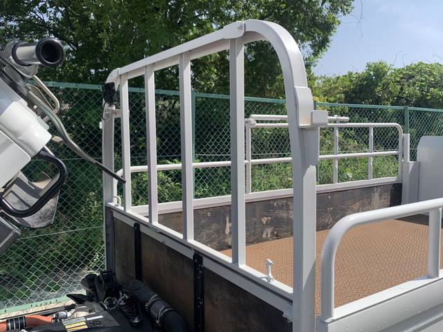 いすゞエルフ平ボディ小型（2t・3t）[写真18]