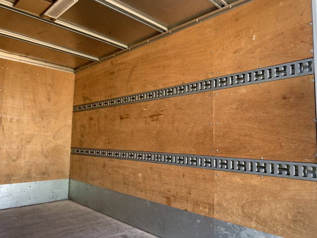 いすゞエルフアルミバン小型（2t・3t）[写真17]