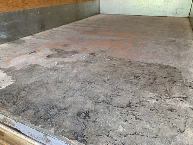 いすゞエルフアルミバン小型（2t・3t）[写真19]