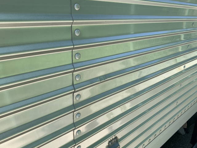 いすゞエルフアルミバン小型（2t・3t）[写真37]