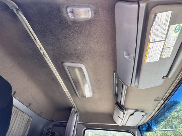 日野プロフィアコンテナ専用車大型（10t）[写真21]