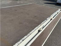 トヨタダイナ平ボディ小型（2t・3t）[写真12]