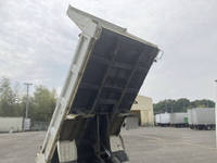 いすゞエルフダンプ小型（2t・3t）[写真12]