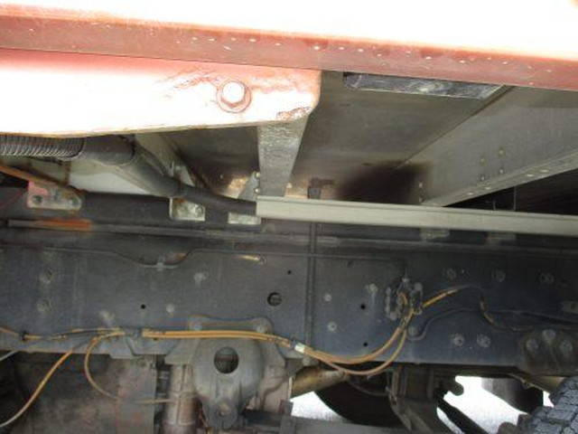 UDトラックスクオンアルミウイング大型（10t）[写真13]