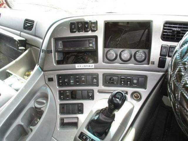 UDトラックスクオンアルミウイング大型（10t）[写真16]