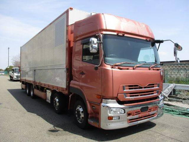 UDトラックスクオンアルミウイング大型（10t）[写真03]