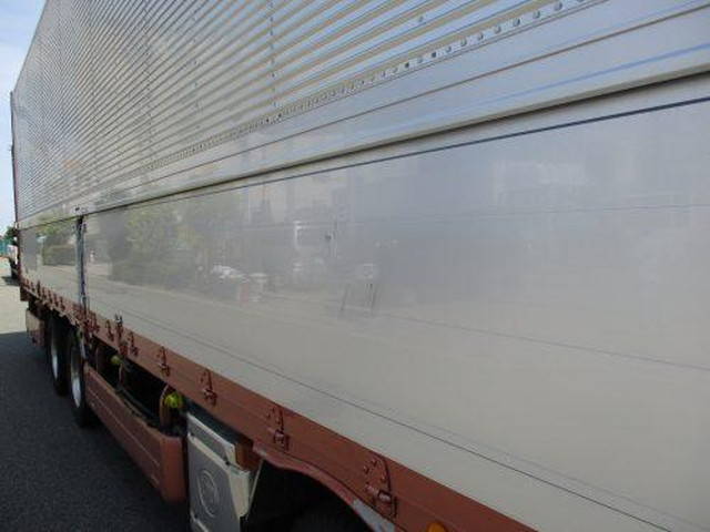 UDトラックスクオンアルミウイング大型（10t）[写真09]