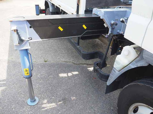 三菱ふそうキャンタークレーン6段小型（2t・3t）[写真09]