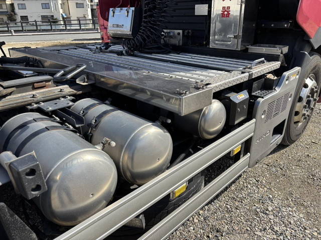 日野プロフィアトレーラーヘッド（トラクターヘッド）大型（10t）[写真13]