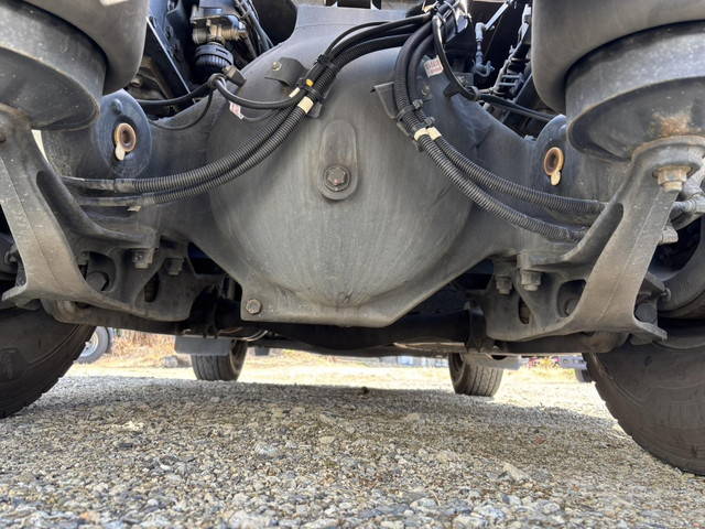 日野プロフィアトレーラーヘッド（トラクターヘッド）大型（10t）[写真15]