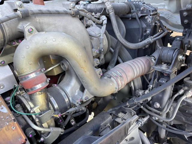 日野プロフィアトレーラーヘッド（トラクターヘッド）大型（10t）[写真22]