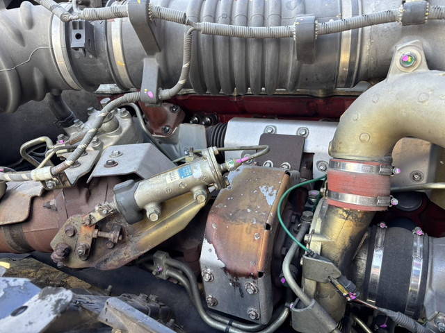 日野プロフィアトレーラーヘッド（トラクターヘッド）大型（10t）[写真24]