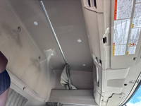 日野プロフィアトレーラーヘッド（トラクターヘッド）大型（10t）[写真30]