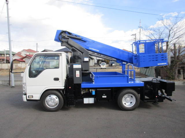 いすゞエルフ高所作業車小型（2t・3t）[写真06]