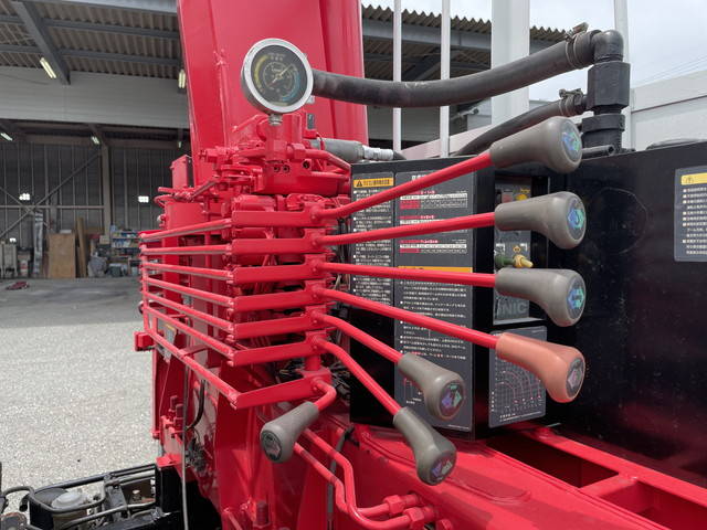 いすゞフォワードクレーン4段増トン（6t・8t）[写真17]