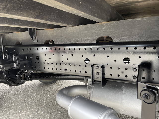 いすゞフォワードクレーン4段増トン（6t・8t）[写真28]