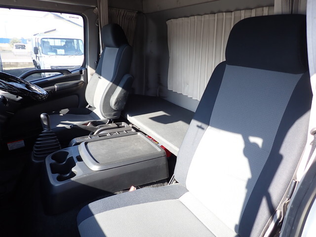 日野レンジャーアルミウイング中型（4t）[写真32]