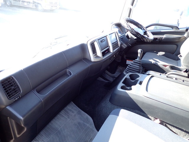 日野レンジャーアルミウイング中型（4t）[写真33]