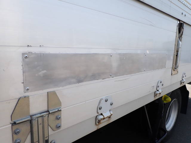 三菱ふそうファイターアルミウイング中型（4t）[写真10]