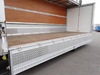 三菱ふそうファイターアルミウイング中型（4t）[写真13]