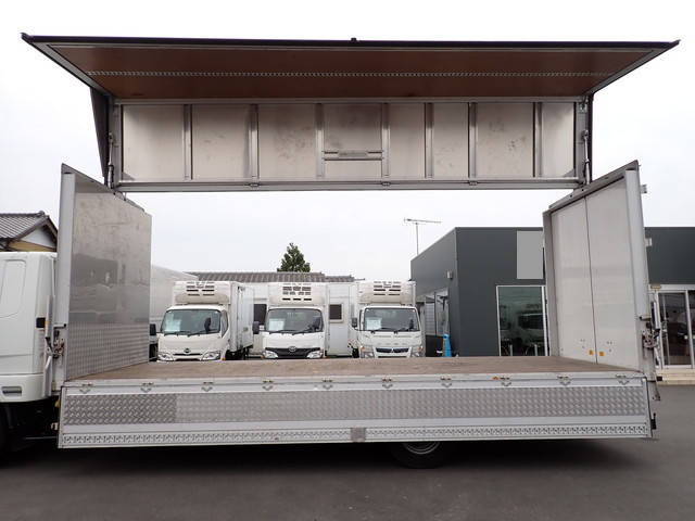 三菱ふそうファイターアルミウイング中型（4t）[写真14]