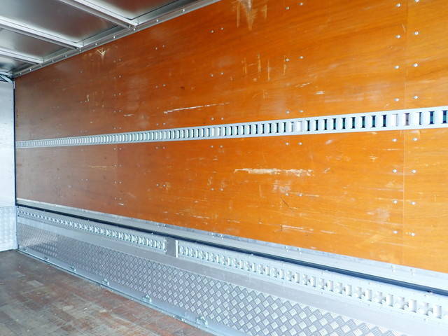 三菱ふそうファイターアルミウイング中型（4t）[写真19]