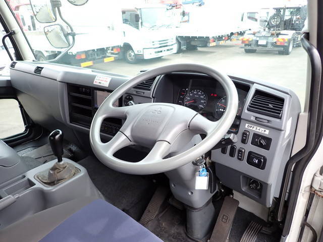 三菱ふそうファイターアルミウイング中型（4t）[写真29]