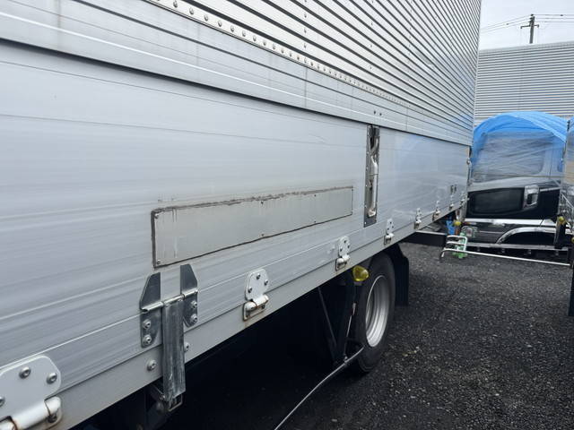 三菱ふそうファイターアルミウイング中型（4t）[写真09]