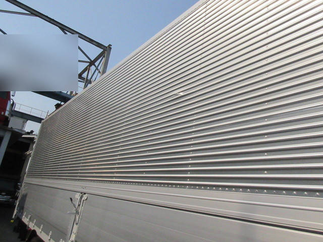 日産クオンアルミウイング大型（10t）[写真10]