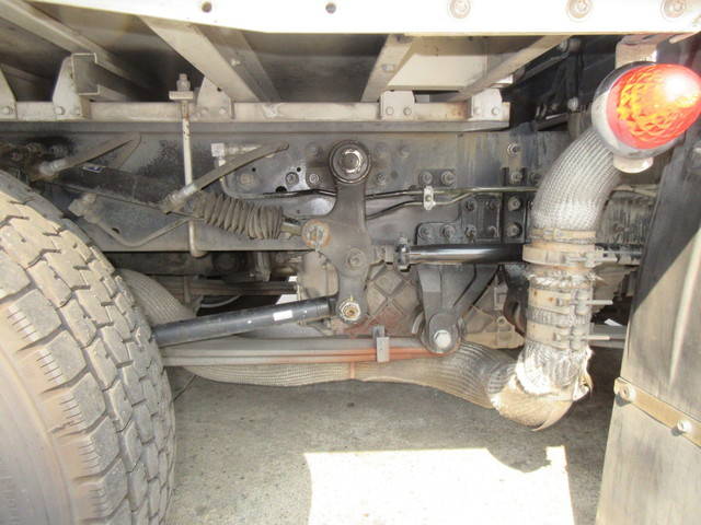 日産クオンアルミウイング大型（10t）[写真16]