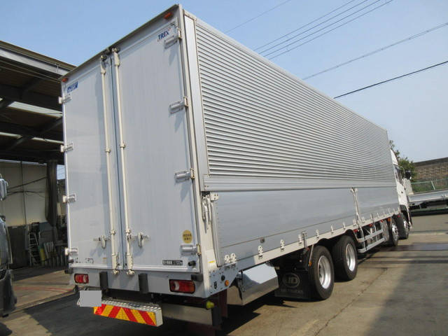 日産クオンアルミウイング大型（10t）[写真02]