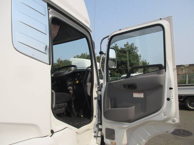 日産クオンアルミウイング大型（10t）[写真21]