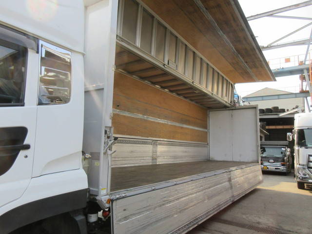 日産クオンアルミウイング大型（10t）[写真08]