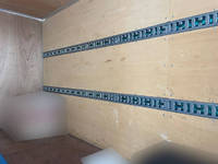 三菱ふそうキャンターアルミバン小型（2t・3t）[写真10]