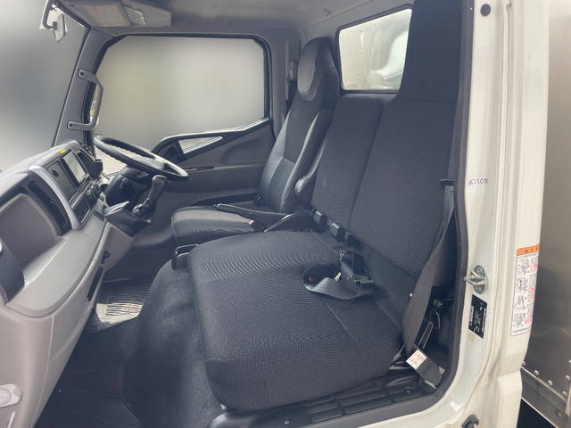 三菱ふそうキャンターアルミバン小型（2t・3t）[写真24]